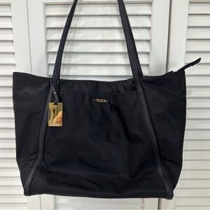 Tumi Black Leather Nylon Tote Bag with Structured Design